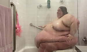 USSBBW in the shower