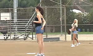 Baseball girls wollen vom Coach gebumst werden