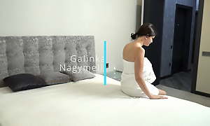 Galinka Nagymellu enjoys her first massage