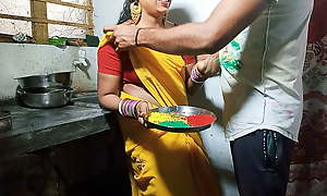 HOLI Up to scratch Sexy Bhabhi ko Color Lagakar Kitchen Linger Up to scratch Khood Choda