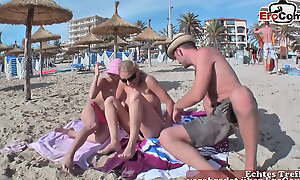 German Teen picked close by at beach of threesome &ndash; ffm