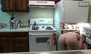 Juicy Babe take the matter of Squeezable Cheeks Squeezes Some OJ Overt take the Kitchen – Wager 30