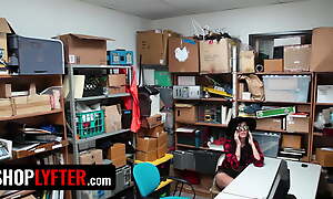 Shoplyfter - Foxy Troublemaker Audrey Royal Receives Huge Facial Cumshots From Two Anchor Guards