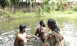 DIRTY Chunky BOOBS BHABI Unpolluted IN POND WITH  HANDSOME DEBORJI (OUTDOOR)