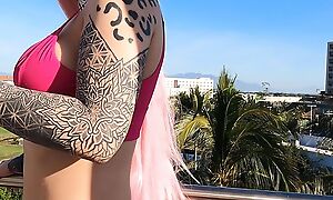 Notgeiler Sexturist macht Mexiko unsicher  und fickt alles was nicht bei 3 auf dem Baum ist