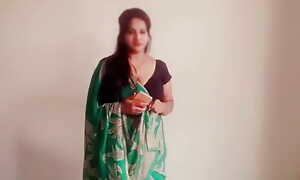 Indian Heavy Boobs Disha Bhabhi Called Her Devar to Skylarking