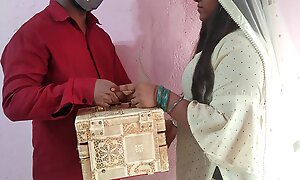 Jija Ne Sali Ko Gift Dekar choda With Hindi Audio