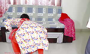 Indian old egg found his maid ass cleavage naked become absent-minded made him crazy