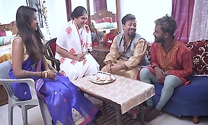 Bete Ke Shadi Dekhne Aaya Sasurji Bahurani Ke Maa Ke Sath Kia Sambhog Aur Fir Bahurani Ko Pilaya Apna Sperm Bustling Movie