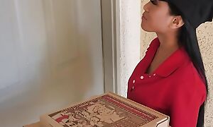 Pizza Delivery Asian Princess Gets Stuck All round Get under one's Goggles & She Has To Suck 2 Unhelpful Dicks - TeamSkeet