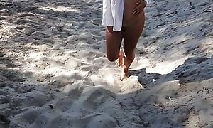 Stranger Filmed and Fucked Naked ExpressiaGirl aloft the Beach while She was Talking with her Boyfriend aloft the Telephone