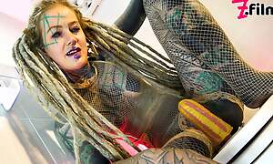 Successive tattooed model Anuskatzz fucks her toy