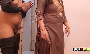 Punjabi Jatti caught bihari masturbate in her defecate and punish him