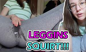 LEGGINS SQUIRT!! 18yo Skinny Teen cums down her tights!