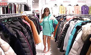 Sex-crazed clip in the mall