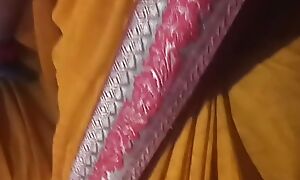 Desi devar and Bhabhi sex on touching room Bhabhi ki sex Dusting Parosh