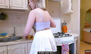 Performance sister asks stepbrother close by cum in the brush mouth