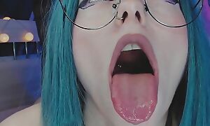 Alyssa Kasatka doing ahegao and asks to cabinet her cum!