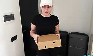 The Cute Courier Turned Out More Be A Pervert, Fucked The brush With the addition of Cum In The brush Mouth More Pay For Pizza