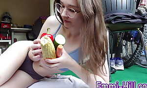 Squirt down heal on the cob! Teen stuffs cunt
