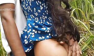Sri Lankan Hot Outdoor Carnal knowledge - Teen Couple - Risky
