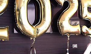 Her New Year's Resolution? To Succeed in His Obese Dick Dominant Her Pussy