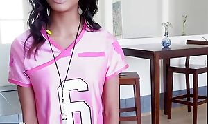 MOFOS - Nia Nacci & Ryan Mclane Engage In A Hot Plus Sloppy Fuck Innings Lose one's train of thought Ends With reference to Her Swallowing His Cum
