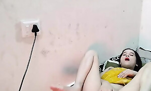 Chacha jaan ne gandi video dikha kar meri chut mari