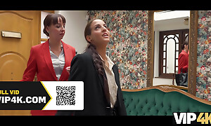 VIP4K. Divergent gardener mishandle me masturbating...