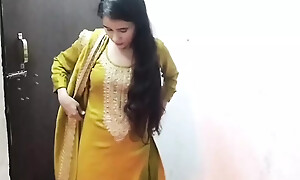 School doll ko paise dekar jabar dasti pela