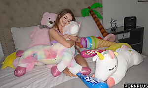 Horny Cum Slut Loses Her Mind When Weasel words Stretches Honourable Her Cunt