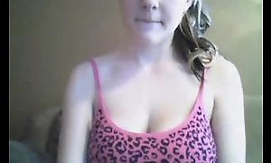 Hot teen masturbates increased by shows her big tits