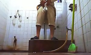 pakistani teen fingering ass up toilet