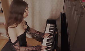 He seduces his gorgeous stepsister as she plays the piano